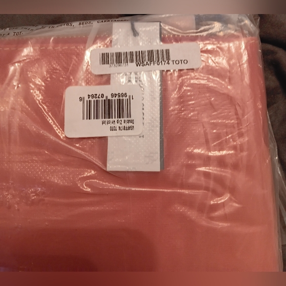 DOONEY AND BOURKE ITALIAN SAFFIANO LEATHER WRISTLET (TOMATO)  NWT - Picture 4 of 7